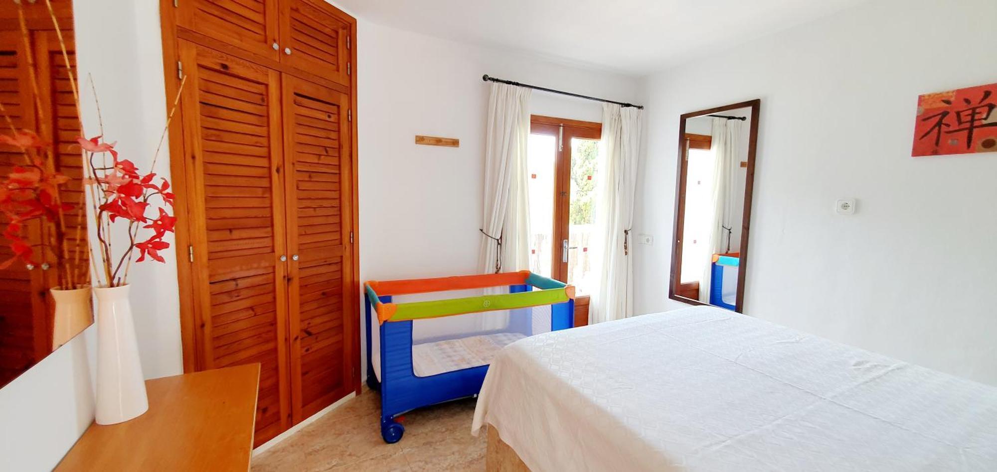 Granada Apartments Familiar Deluxe Portinatx Room photo