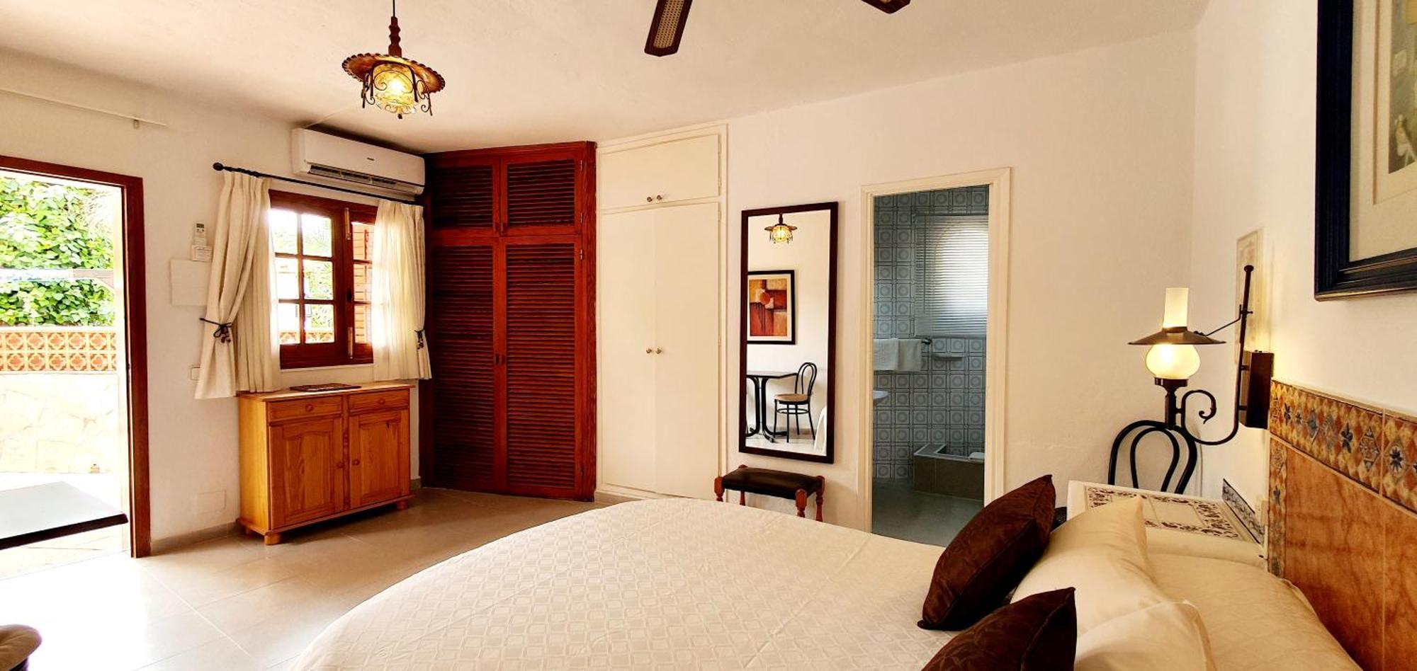 Granada Apartments Familiar Deluxe Portinatx Room photo